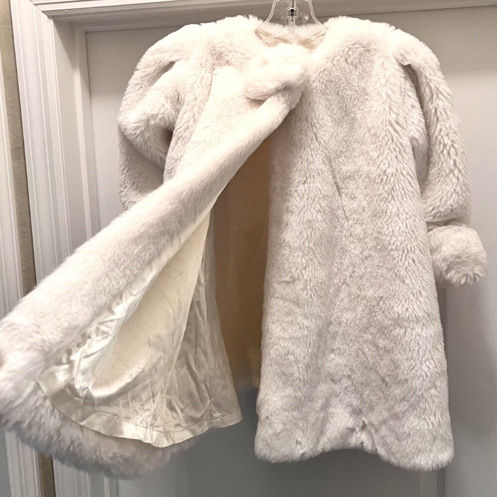 Neiman Marcus Girls Helena Faux Fur Coat-Ivory/Cream-Size 3T-Formal-Festive-Warm - Picture 10 of 16